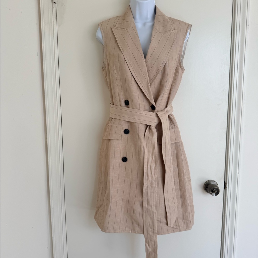 H&M Beige Sleeveless Belted Dress